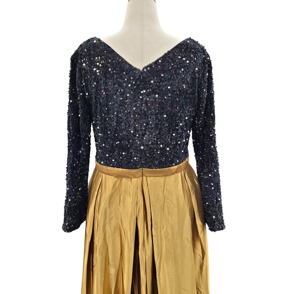 NWT Women's Black Gold Long Sleeve Velvet Sequin Gown Size 20 - Picture 8 of 14